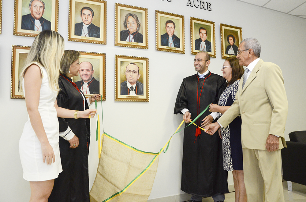 aposicao_quadro_des_barros_tjac_3