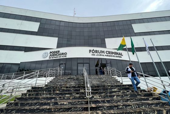 Fachada do Fórum Criminal na Cidade da Justiça