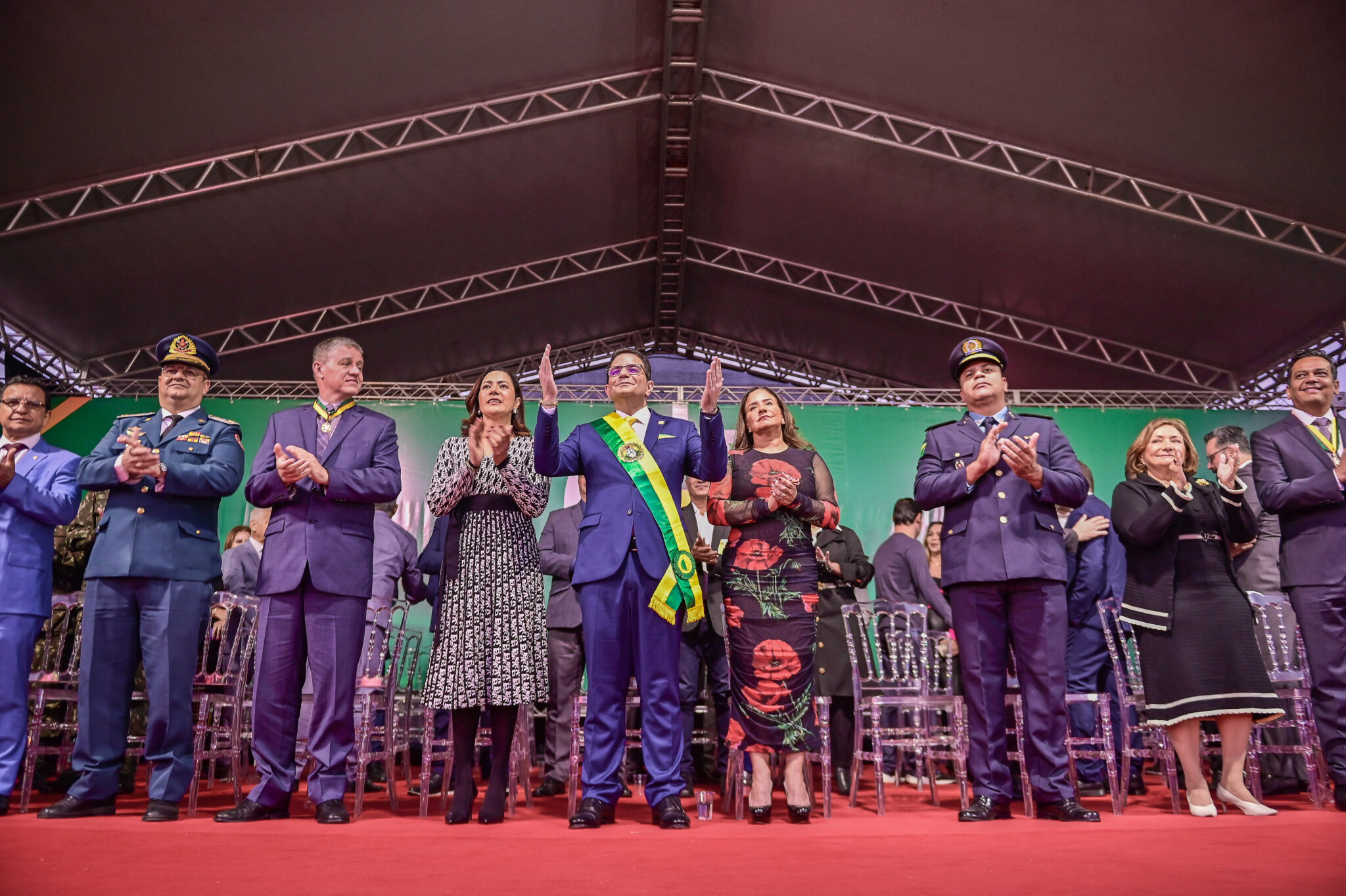 Dispositivo de honra, nele estavam presentes os representantes dos poderes e das principais instituições do estado, dentre eles o governador Gladson Cameli.