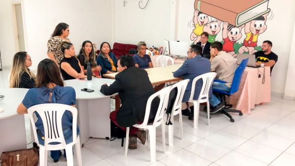 Foto da audiência concentrada na Fundação Betel.