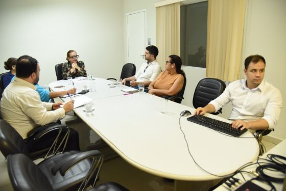 Na imagem servidoras e servidores do poder judiciário em reunião para tratar sobre como melhorar o fluxo de trabalho, conferindo mais agilidade a prestação jurisdicional